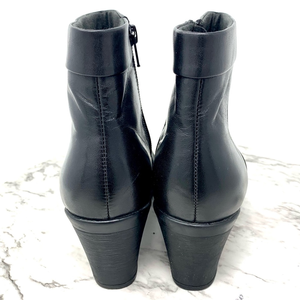 Clarks Black Leather Comfort Ankle Booties 7 Lagenlook Fall Winter Classic Chic - Picture 5 of 12